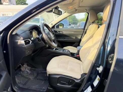 Used 2017 MAZDA CX-5 Touring w/ Preferred Equipment Package FWD image 9