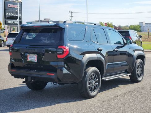Used 2025 Toyota 4Runner SR5 AWD/4WD image 36