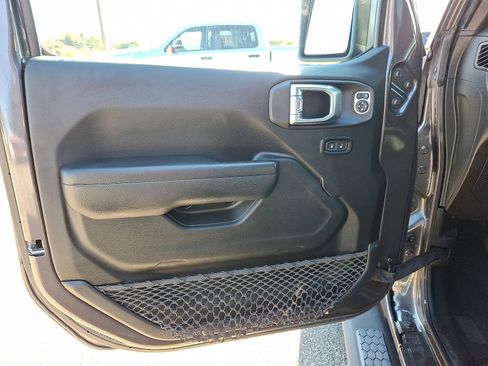 Used 2021 Jeep Wrangler Unlimited Sport image 14