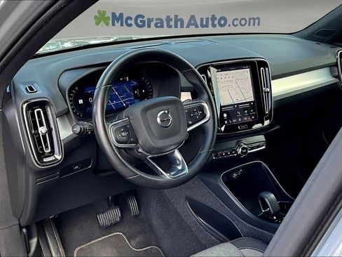 Used 2024 Volvo XC40 B5 Core AWD/4WD image 17