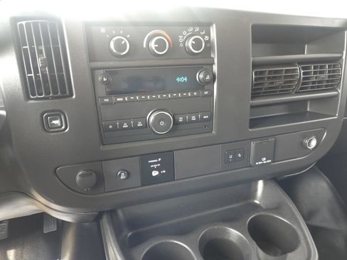 Used 2019 Chevrolet Express 3500 image 19