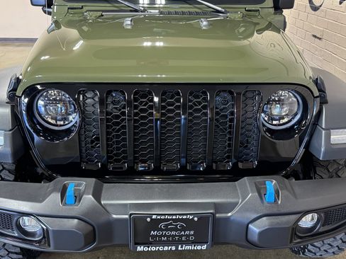 Used 2023 Jeep Wrangler Unlimited w/ Sun & Screen Package AWD/4WD image 13