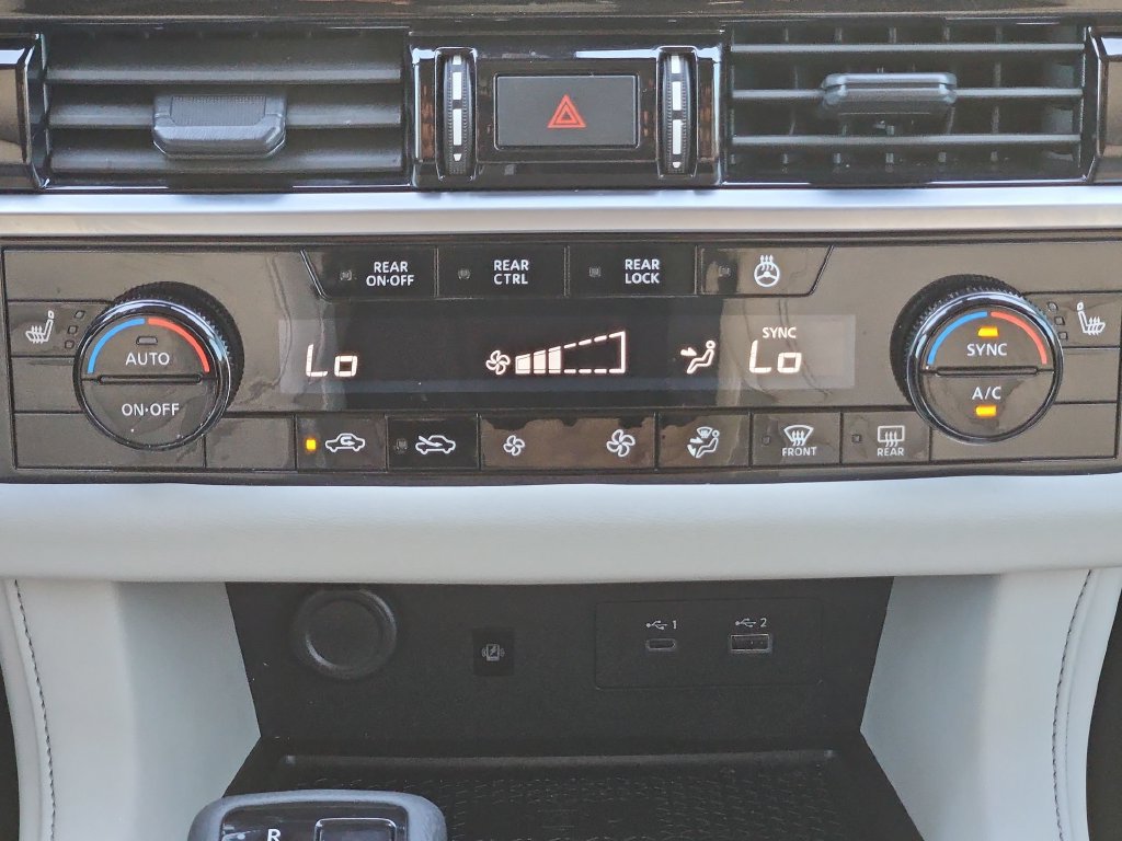 Used 2025 Nissan Pathfinder SL w/ SL Premium Package FWD image 21