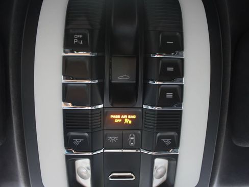 Used 2013 Porsche Panamera GTS image 30