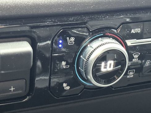 Used 2025 GMC Sierra 2500 SLT w/ SLT Premium Package image 21