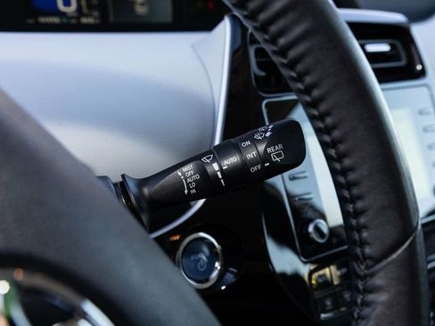 Used 2021 Toyota Prius AWD image 31