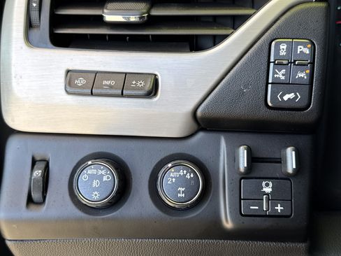 Used 2020 GMC Yukon Denali w/ Open Road Package image 20