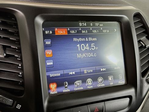 Used 2017 Jeep Cherokee Latitude w/ Comfort/Convenience Group image 21