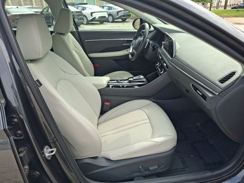 Used 2023 Hyundai Sonata Limited w/ Cargo Package FWD image 11