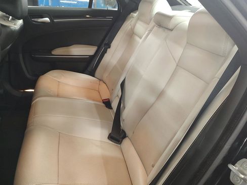 Used 2018 Chrysler 300 S w/ 300S Premium Group image 18