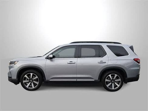 Used 2025 Honda Pilot Touring image 5