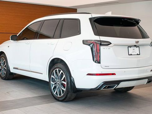 Used 2023 Cadillac XT6 Sport w/ Technology Package AWD/4WD image 8