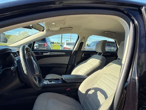 Used 2019 Ford Fusion S FWD image 18