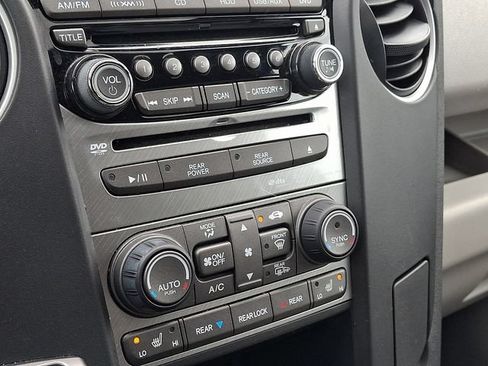 Used 2015 Honda Pilot Touring image 16