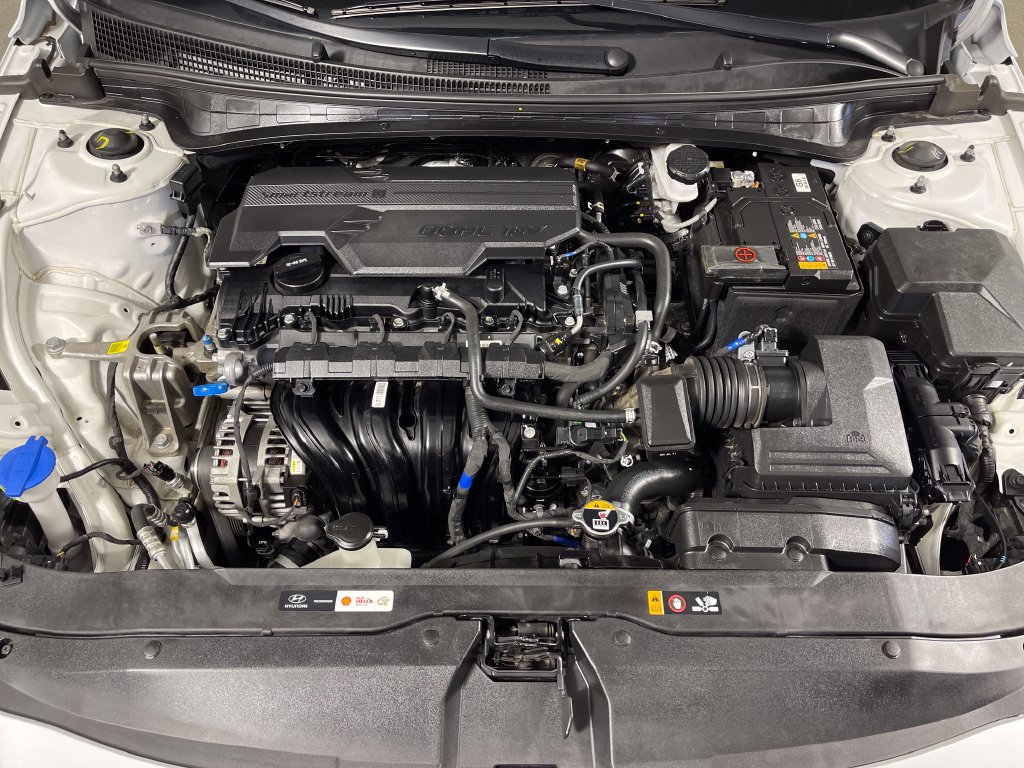 Certified 2025 Hyundai Elantra SEL FWD image 10