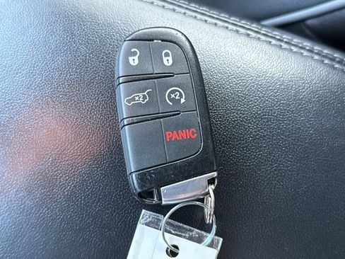 Used 2020 Jeep Grand Cherokee Overland image 37