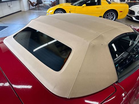 Used 2004 Chevrolet Corvette Convertible w/ Preferred Equipment Group image 36