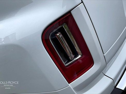 Certified 2022 Rolls-Royce Cullinan image 26