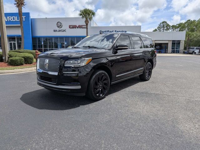 Used 2022 Lincoln Navigator 4WD image 6