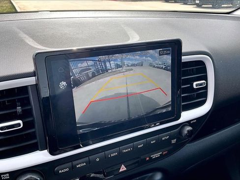 Used 2023 Hyundai Venue Limited image 26