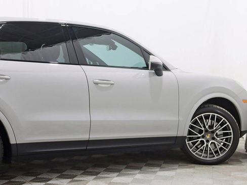 Used 2021 Porsche Cayenne S image 10