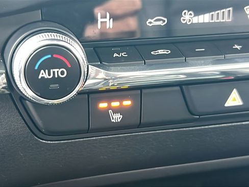 Used 2024 MAZDA MAZDA3 s image 29