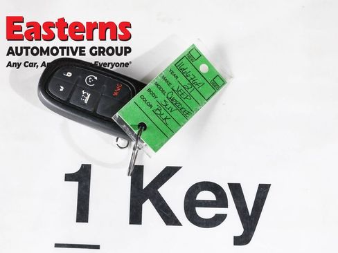 Used 2021 Jeep Cherokee Limited image 27