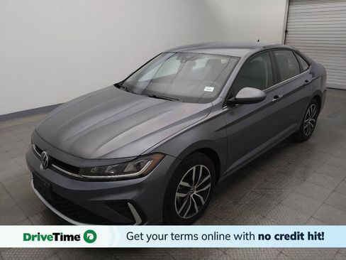 Used 2025 Volkswagen Jetta SE FWD image 1