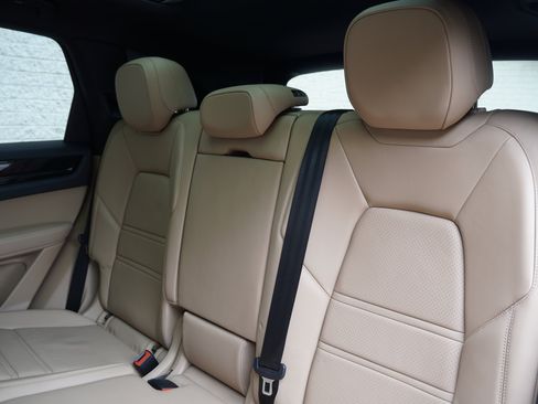 Used 2019 Porsche Cayenne AWD/4WD image 26