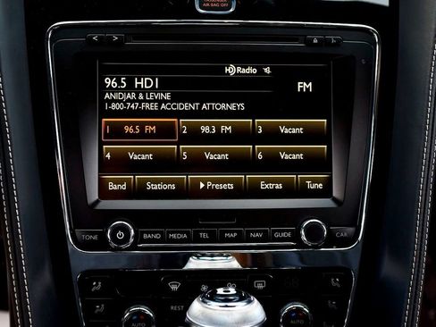 Used 2015 Bentley Continental GT image 40