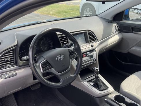 Used 2017 Hyundai Elantra SE w/ SE A/T Tech Package 03 image 10