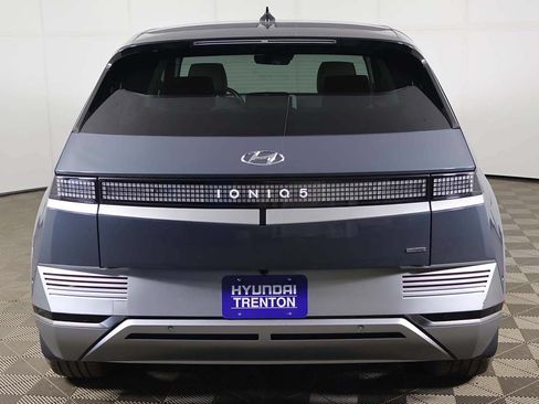 Used 2022 Hyundai Ioniq 5 Limited AWD/4WD image 17