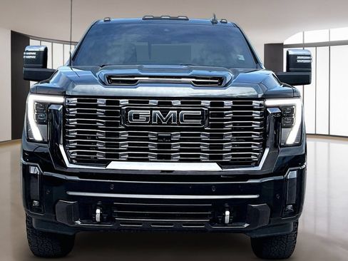 Used 2024 GMC Sierra 2500 Denali Ultimate w/ Max Trailering Package AWD/4WD image 3