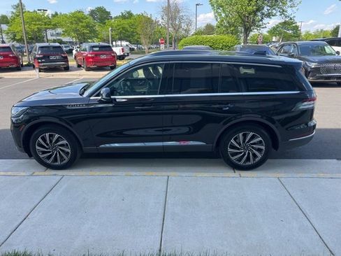 Used 2026 Lincoln Aviator AWD image 5