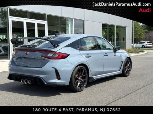 Used 2025 Honda Civic Type R image 4