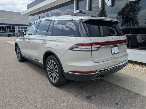 Used 2023 Lincoln Aviator Reserve w/ Equipment Group 201A image 4