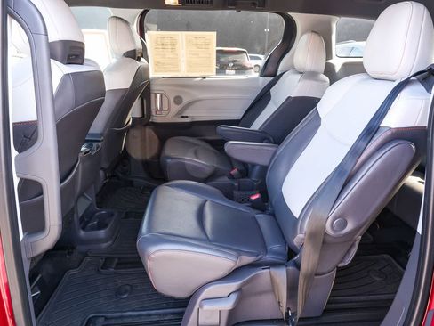 Certified 2021 Toyota Sienna XSE AWD/4WD image 18