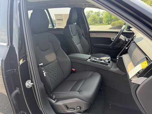 New 2025 Volvo XC90 B6 Plus image 25