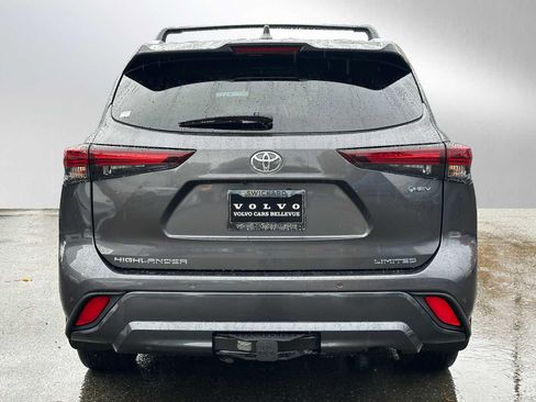 Used 2025 Toyota Highlander Limited image 4