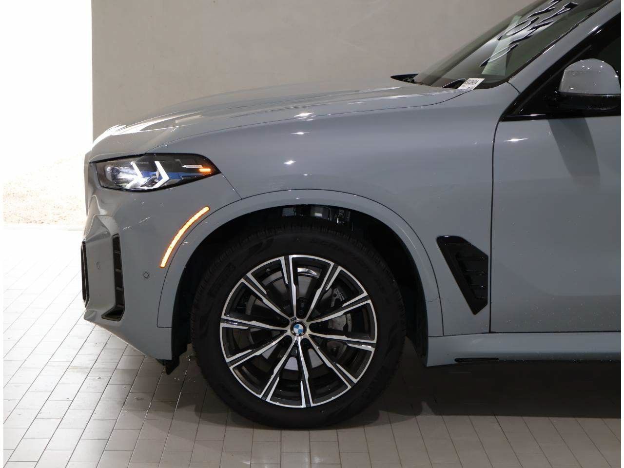 Certified 2024 BMW X5 xDrive40i w/ Executive Package AWD/4WD image 4