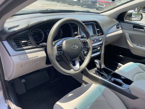 Used 2018 Hyundai Sonata SE FWD image 18