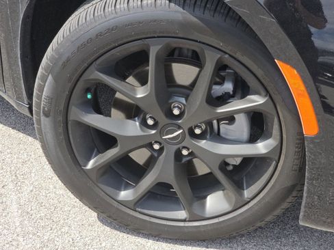 Used 2024 Chrysler Pacifica Touring-L w/ S Appearance Package image 6