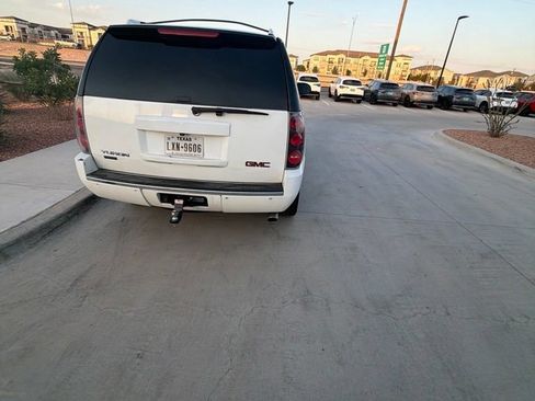 Used 2010 GMC Yukon Denali RWD image 24