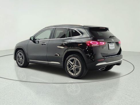 Used 2023 Mercedes-Benz GLA 250 4MATIC image 7