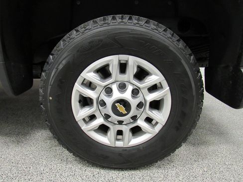 Used 2021 Chevrolet Silverado 2500 LT w/ Convenience Package AWD/4WD image 7