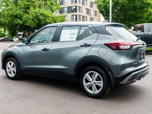 New 2025 Nissan Kicks Play S image 4