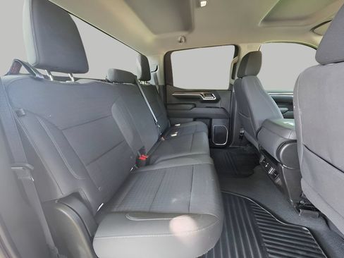 Used 2022 Chevrolet Silverado 1500 LT AWD/4WD image 6
