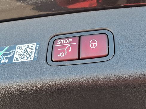 Used 2026 Mercedes-Benz GLC 300 4MATIC image 30