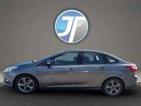 Used 2014 Ford Focus SE w/ SE Sport Package image 11