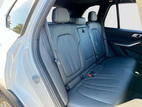 Used 2019 BMW X5 xDrive40i w/ Premium Package 2 image 28